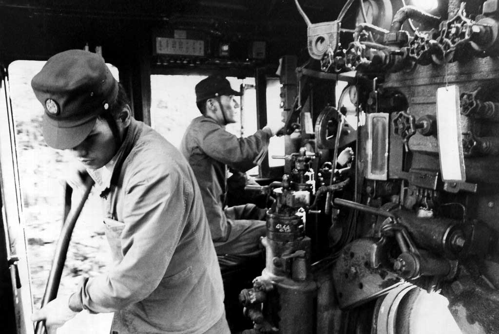 機関士と機関助士